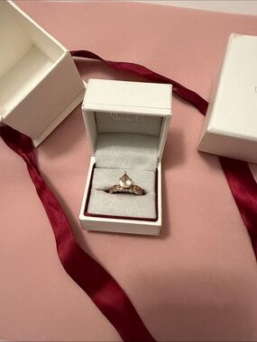 Rose Gold pear natural morganite gemstone engagement set